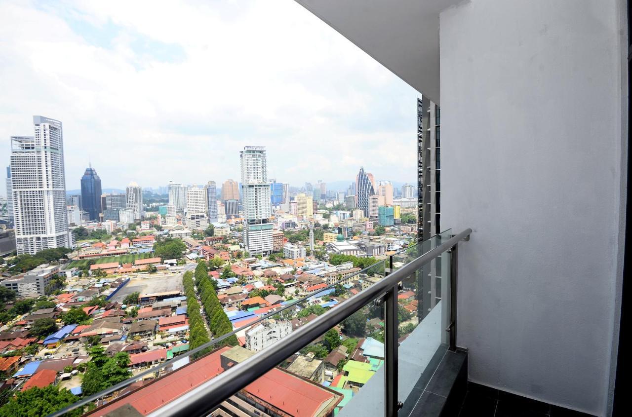 Saloma Kl Residensi Kg Baru *